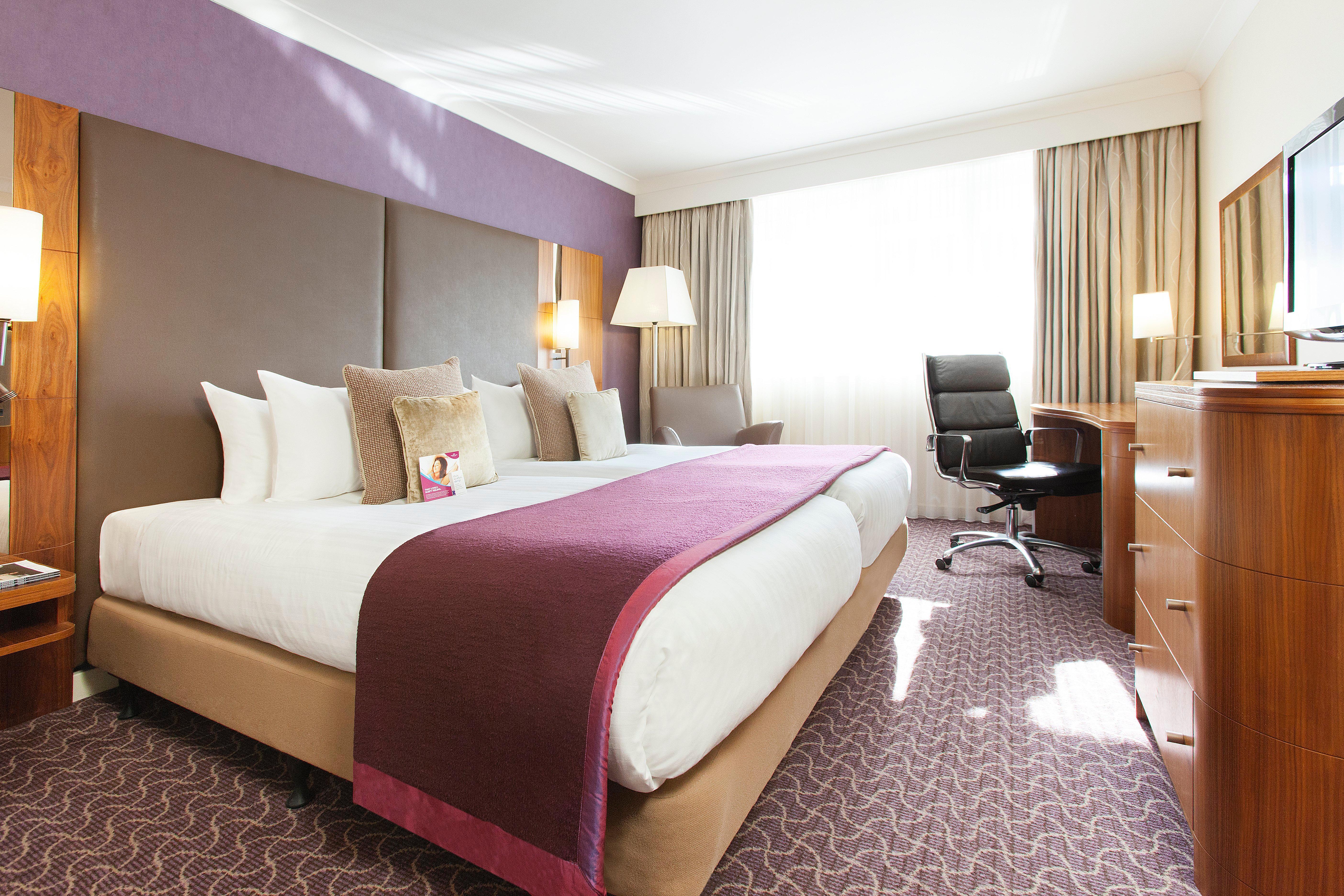 คราวน์ พลาซา รีดดิ้ง Hotel เรดดิ้ง ภายนอก รูปภาพ