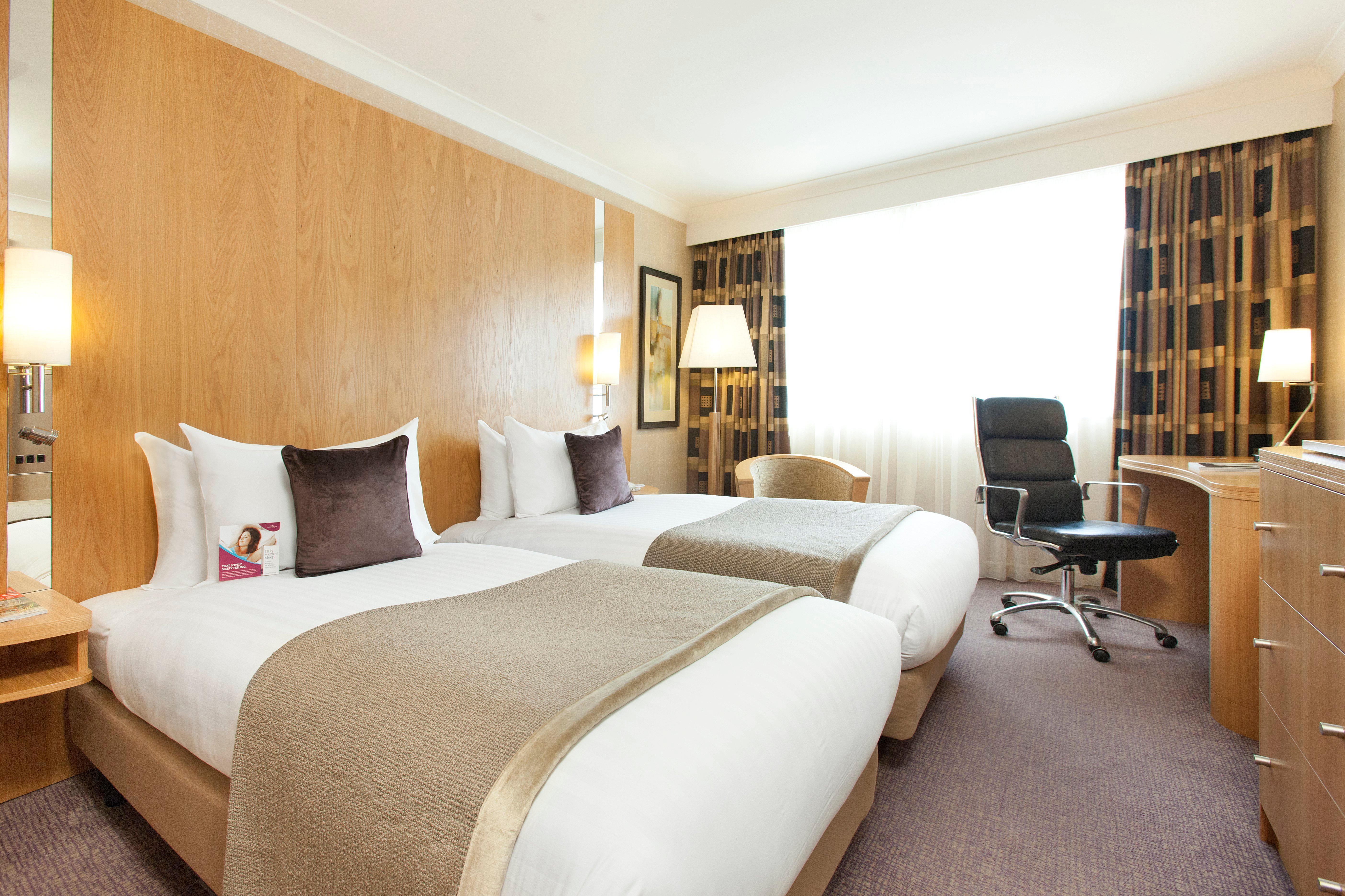 คราวน์ พลาซา รีดดิ้ง Hotel เรดดิ้ง ภายนอก รูปภาพ