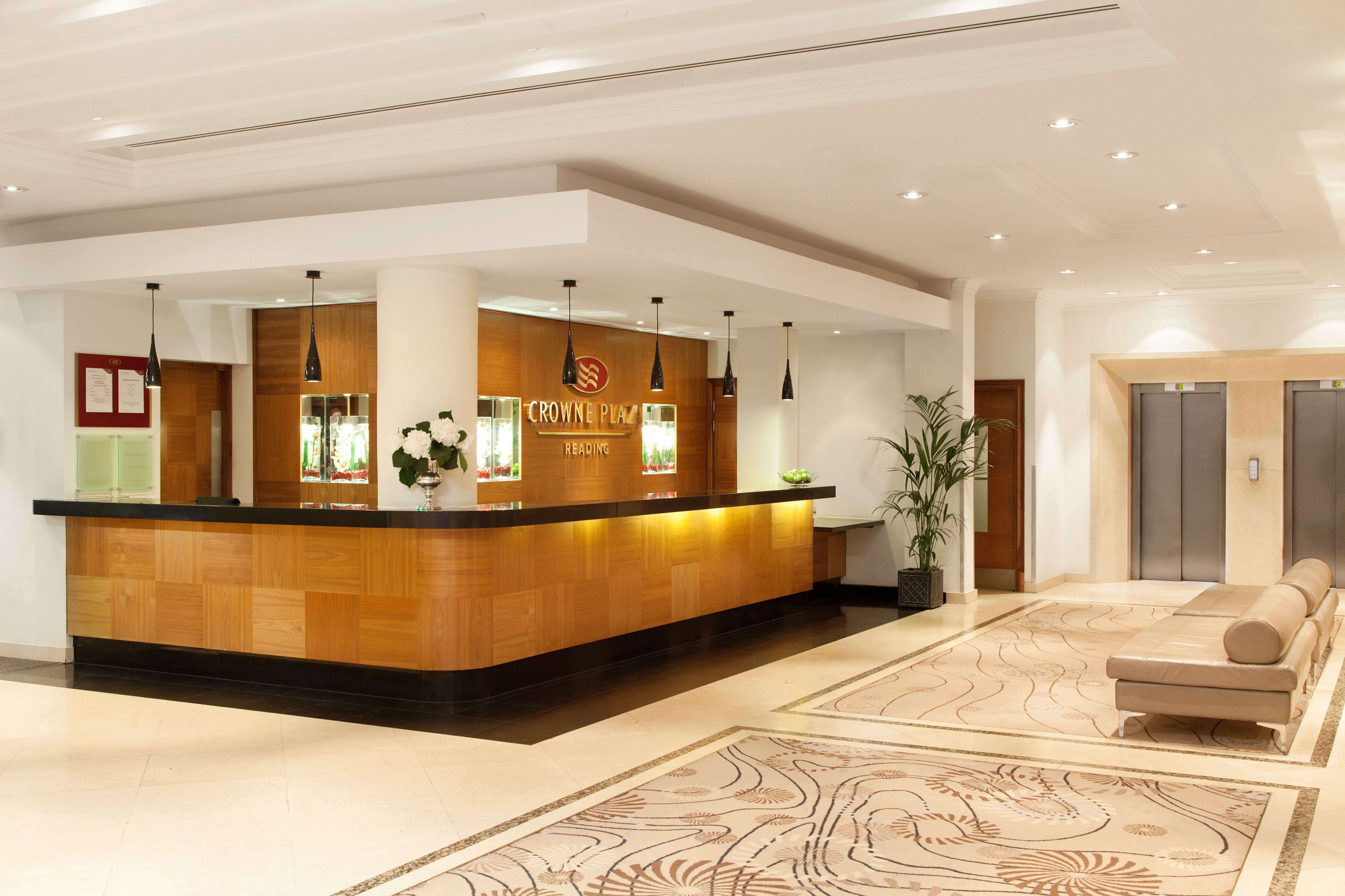 คราวน์ พลาซา รีดดิ้ง Hotel เรดดิ้ง ภายนอก รูปภาพ