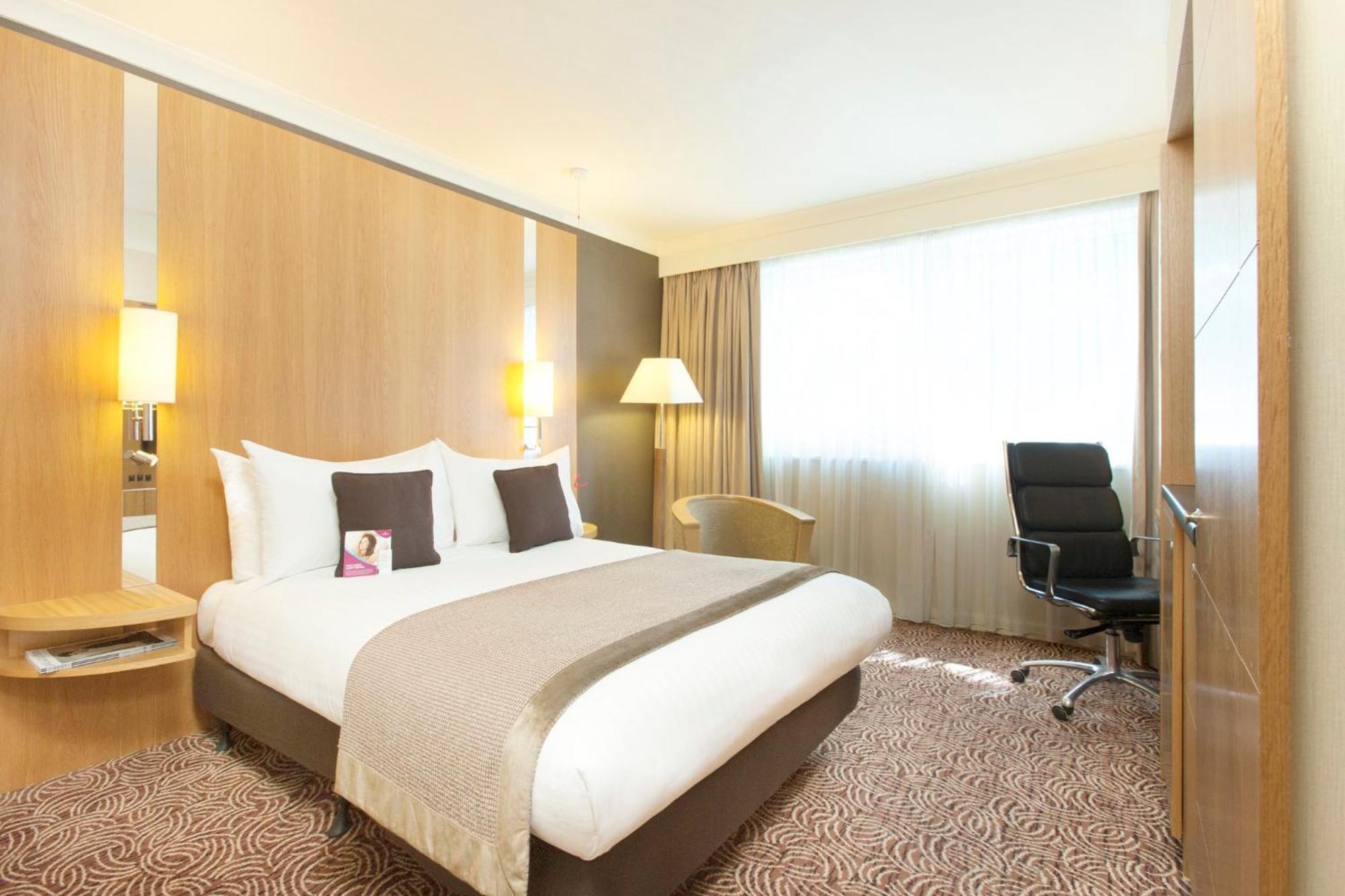 คราวน์ พลาซา รีดดิ้ง Hotel เรดดิ้ง ภายนอก รูปภาพ