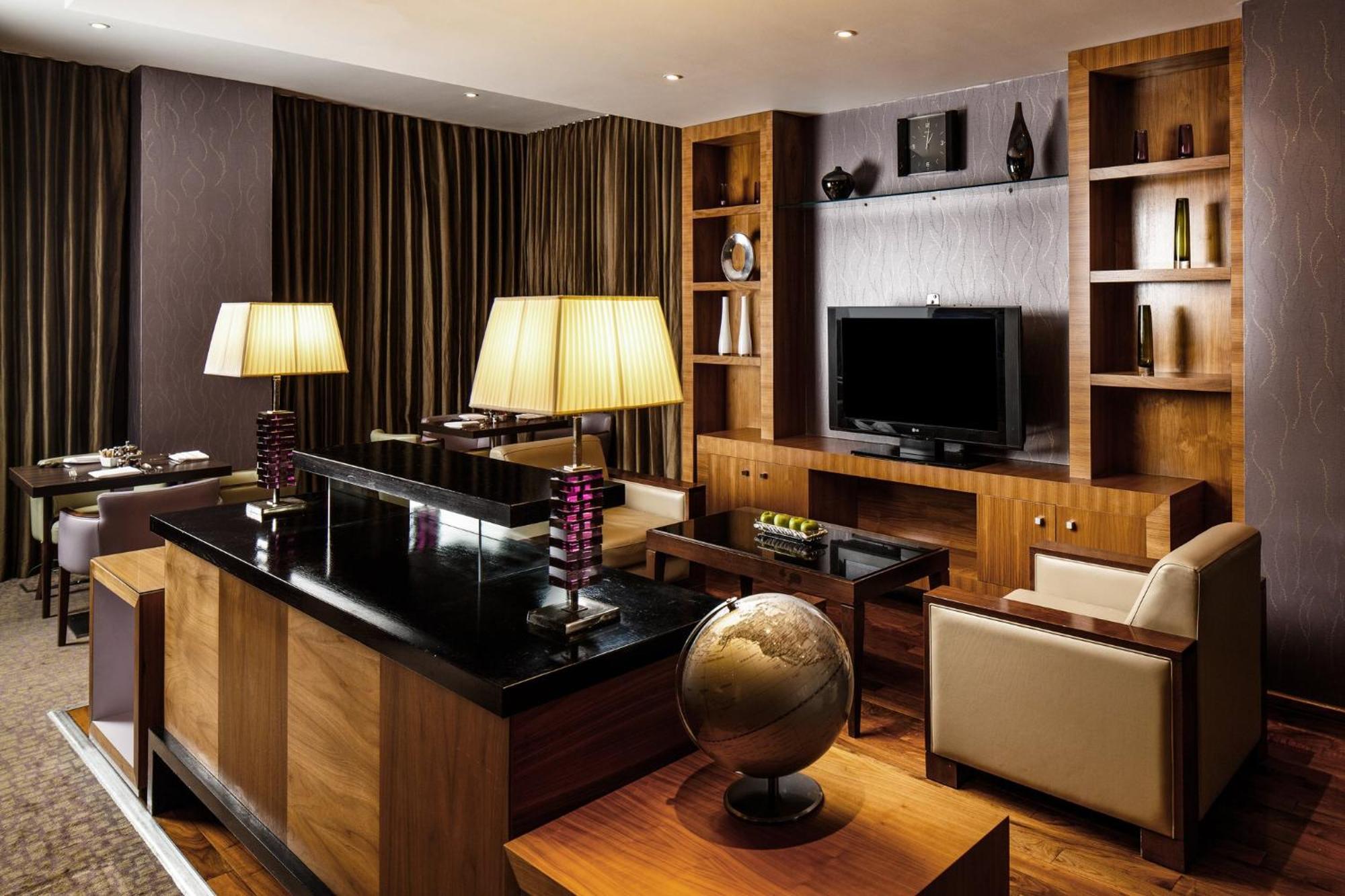คราวน์ พลาซา รีดดิ้ง Hotel เรดดิ้ง ภายนอก รูปภาพ